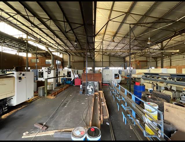 2,200M² WAREHOUSE FOR SALE IN CHLOORKOP